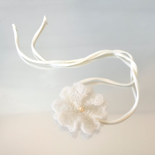 Tied up Water Lily (Cream)